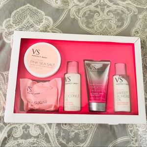 VS Perfect Body Ultimate Spa Kit - NWT